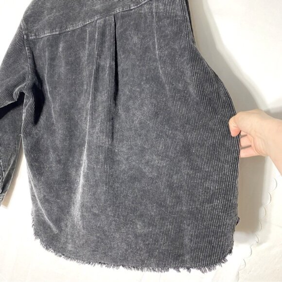 SOLD-La Miel Washed Black Corduroy Button-Up Shirt Shacket W Raw Hem M - Picture 10 of 16